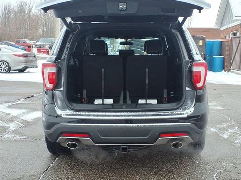 Used 2018 Ford Explorer XLT w/ Equipment Group 202A image 9