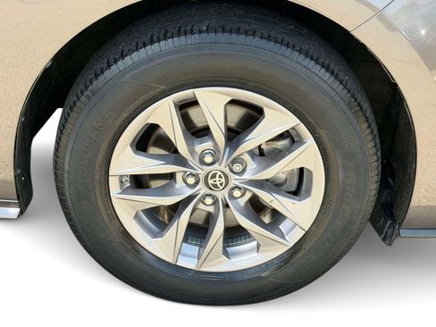 Used 2022 Toyota Sienna LE FWD image 9