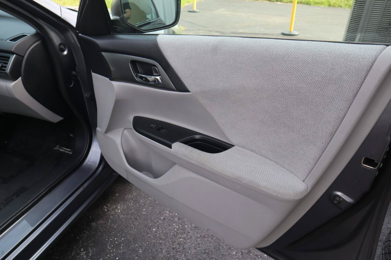 Used 2013 Honda Accord LX image 34