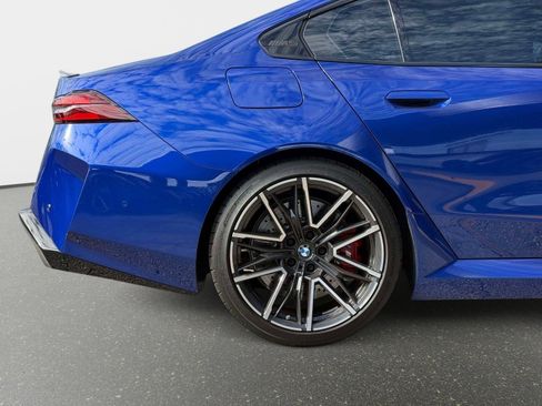 Used 2025 BMW M5 AWD w/ Carbon Package image 18