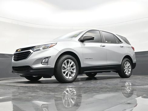 Used 2021 Chevrolet Equinox LS FWD image 20