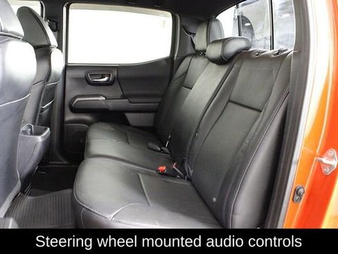 Used 2018 Toyota Tacoma TRD Off-Road image 11