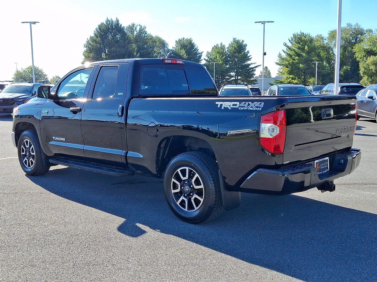 Used 2017 Toyota Tundra SR5 w/ TRD Off Road Package AWD/4WD image 5