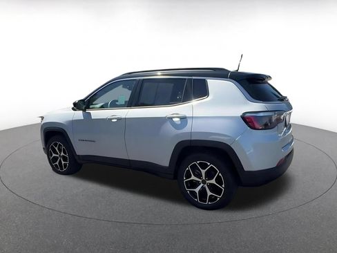 Used 2025 Jeep Compass Limited AWD/4WD image 10