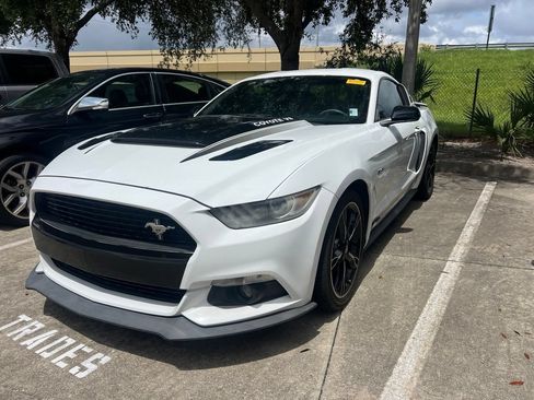 Used 2017 Ford Mustang GT Premium RWD image 1