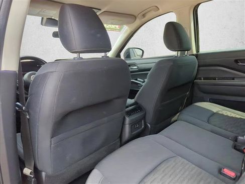 Used 2022 Nissan Pathfinder SV FWD image 16