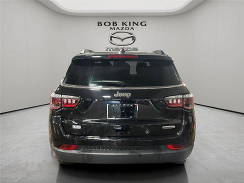 Used 2022 Jeep Compass Latitude w/ Convenience Group FWD image 4