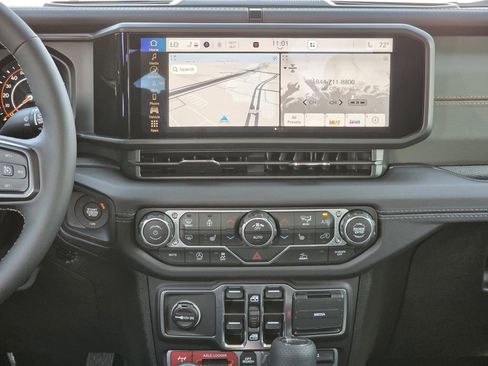 New 2025 Jeep Gladiator Mojave w/ Convenience Group AWD/4WD image 12