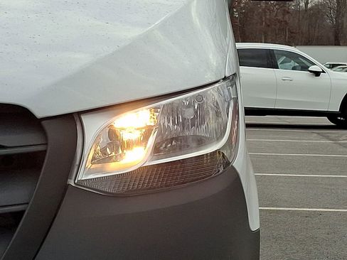 Used 2025 Mercedes-Benz Sprinter 2500 image 9