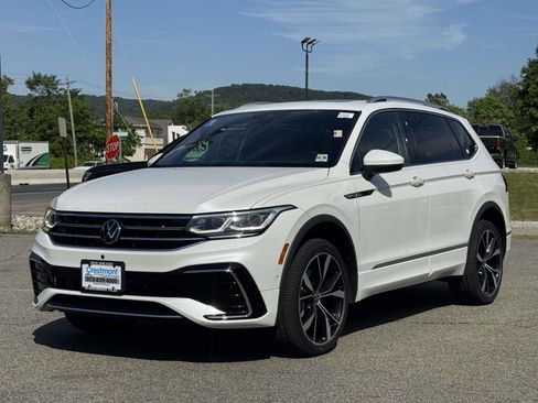 Used 2024 Volkswagen Tiguan SEL R-Line AWD/4WD image 1