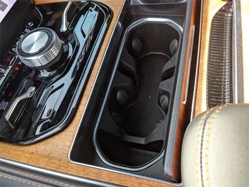 Used 2023 Jeep Grand Wagoneer Series III image 18