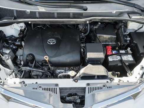 Used 2020 Toyota Sienna XLE image 20