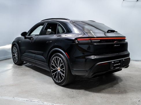 New 2026 Porsche Macan 4 Electric image 3