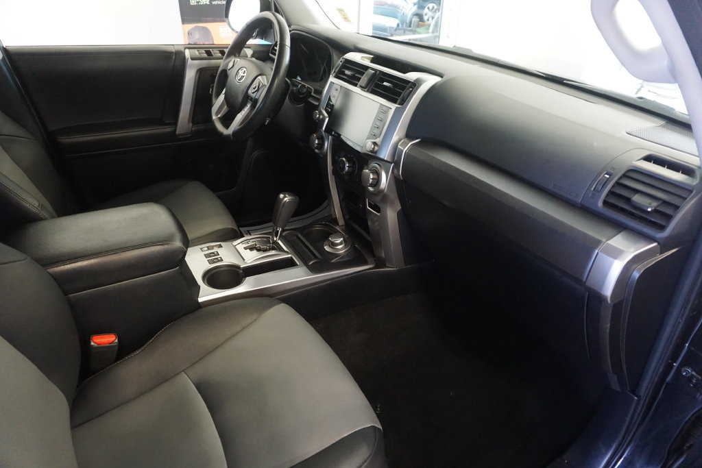 Used 2021 Toyota 4Runner SR5 Premium w/ Moonroof Package AWD/4WD image 27