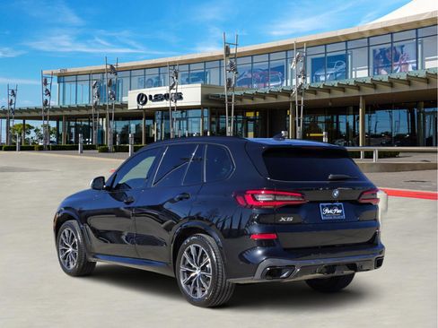 Used 2022 BMW X5 xDrive40i w/ M Sport Package image 4