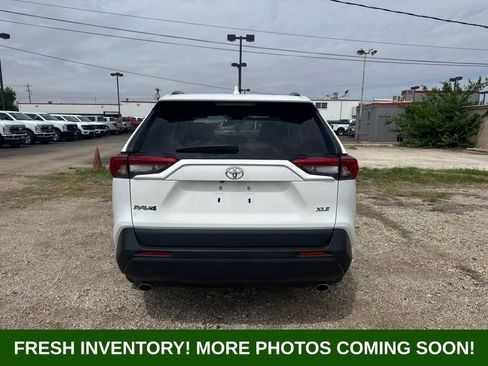 Used 2024 Toyota RAV4 XLE FWD image 3