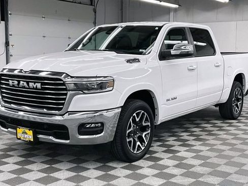 Used 2025 RAM 1500 Laramie AWD/4WD image 12