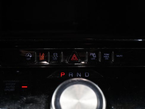 Used 2023 Jeep Wagoneer Series II AWD/4WD image 21