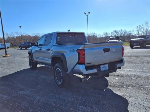 Used 2024 Toyota Tacoma TRD Sport image 19