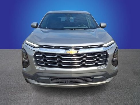 Used 2025 Chevrolet Equinox LT AWD/4WD image 2