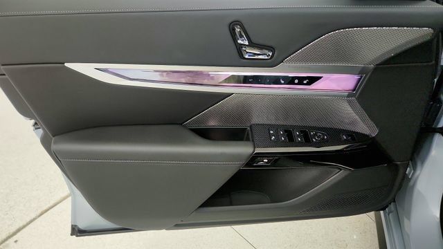 Used 2025 BMW 740i RWD image 50