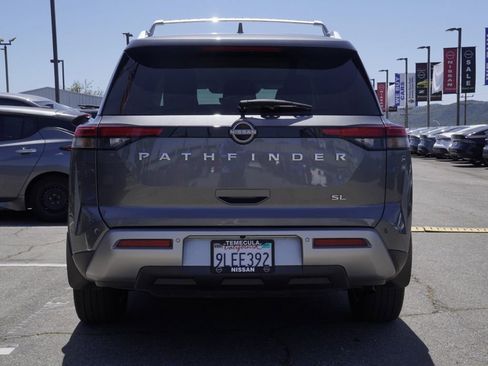 Used 2024 Nissan Pathfinder SL image 5