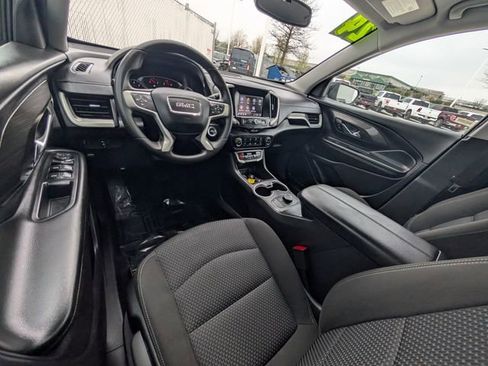Used 2024 GMC Terrain SLE FWD image 5