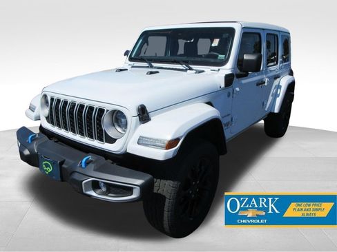 Used 2024 Jeep Wrangler Unlimited Sahara w/ Technology Group AWD/4WD image 1