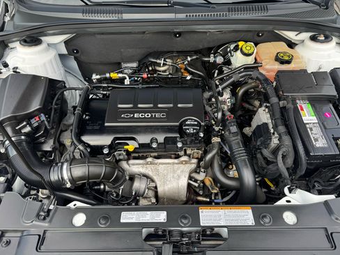 Used 2015 Chevrolet Cruze LT image 12