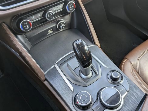 Used 2019 Alfa Romeo Stelvio w/ Nero Edizione RWD image 18
