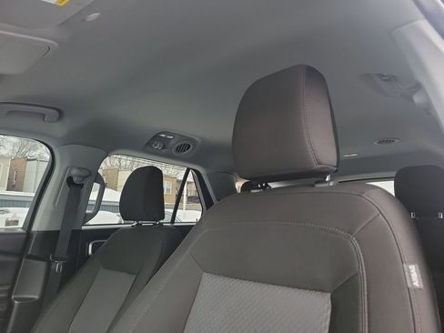 Used 2023 Ford Explorer XLT image 18