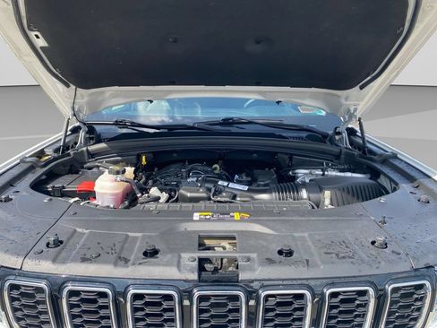 Used 2023 Jeep Grand Cherokee Limited AWD/4WD image 33