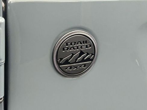 Used 2025 Jeep Gladiator Sport AWD/4WD image 46