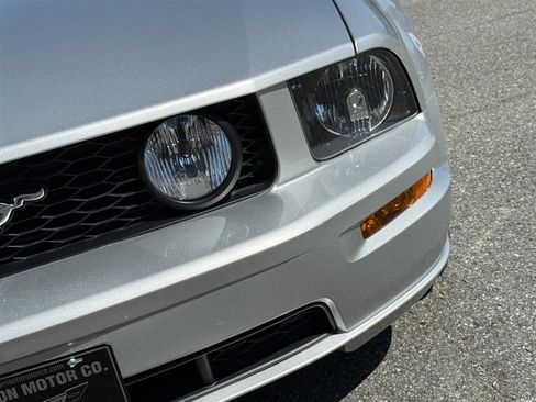 Used 2009 Ford Mustang GT RWD image 16