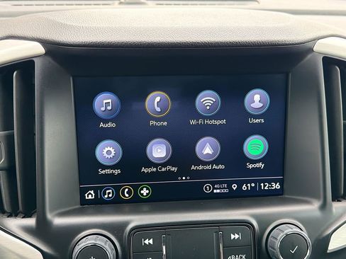 Used 2024 GMC Terrain SLT image 32