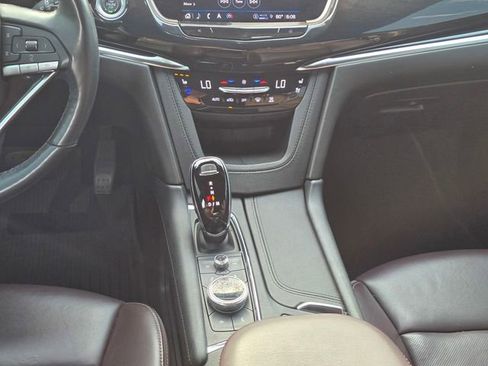 Used 2022 Cadillac XT6 Premium Luxury AWD/4WD image 18