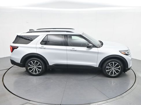 New 2026 Ford Explorer ST-Line image 27