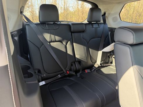 New 2025 Honda Pilot Touring image 18