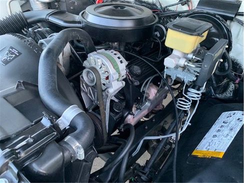 Used 1991 GMC Suburban 4WD image 16