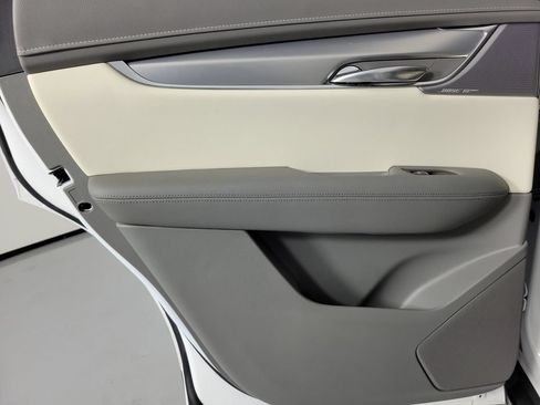 Used 2022 Cadillac XT5 Premium Luxury FWD image 13
