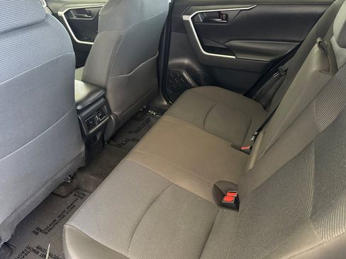 Certified 2022 Toyota RAV4 LE AWD/4WD image 11