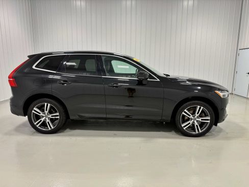 Used 2019 Volvo XC60 T6 Momentum w/ Premium Package AWD/4WD image 38