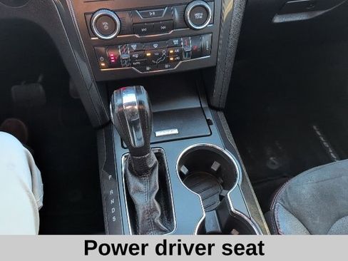 Used 2018 Ford Explorer XLT w/ Equipment Group 202A image 6