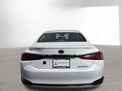 Used 2021 Lexus ES 300h w/ Premium Package image 34