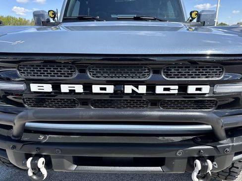 Used 2023 Ford Bronco Outer Banks w/ Sasquatch Package AWD/4WD image 31