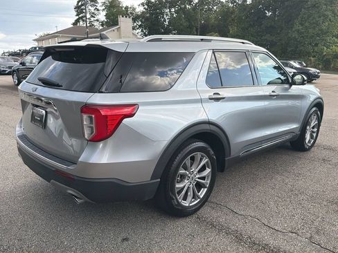 Used 2022 Ford Explorer Limited w/ Equipment Group 301A RWD image 7