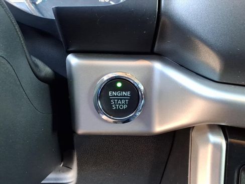 Certified 2024 Ford Expedition XLT image 13