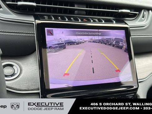 Used 2023 Jeep Grand Cherokee Limited image 17