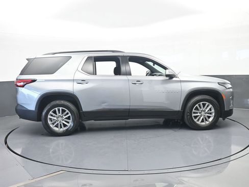 Used 2023 Chevrolet Traverse LT FWD image 7