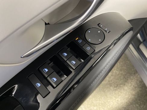 Certified 2025 Hyundai Tucson Limited AWD/4WD image 18